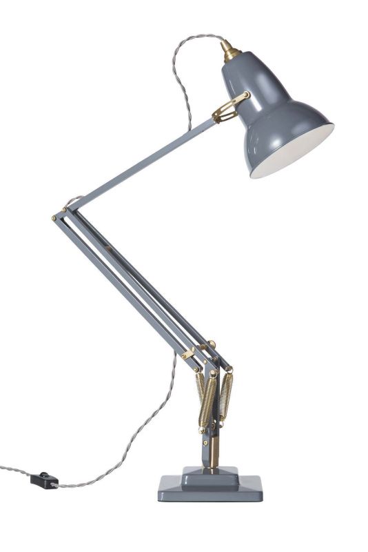 Graue Anglepoise Tischleuchte Original 1227 mit Messingdetails, verstellbarem Arm und Lampenschirm.